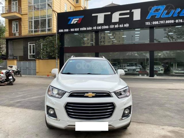 Cần bán xe Chevrolet Captiva năm sản xuất 2017, màu trắng