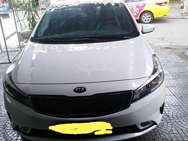 Bán ô tô Kia Cerato sản xuất năm 2017, màu trắng, nhập khẩu giá cạnh tranh