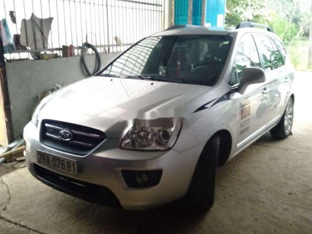 Cần bán gấp Kia Carens đời 2011, 290 triệu