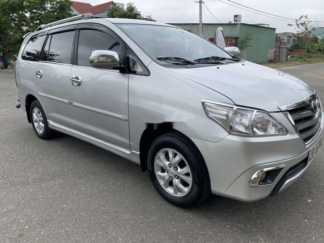 Cần bán gấp Toyota Innova G đời 2007, màu bạc xe gia đình, giá 275tr0