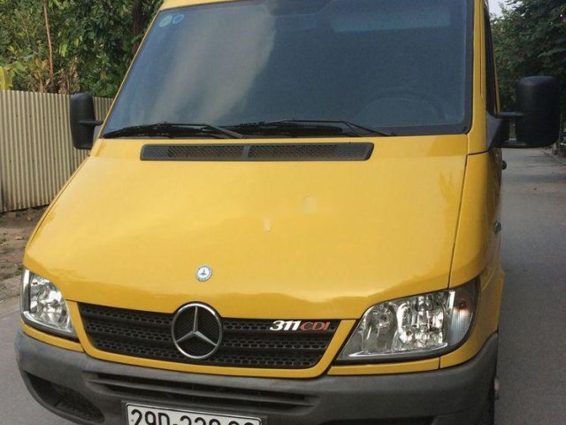 Bán xe Mercedes MT năm 2009, màu vàng giá cạnh tranh