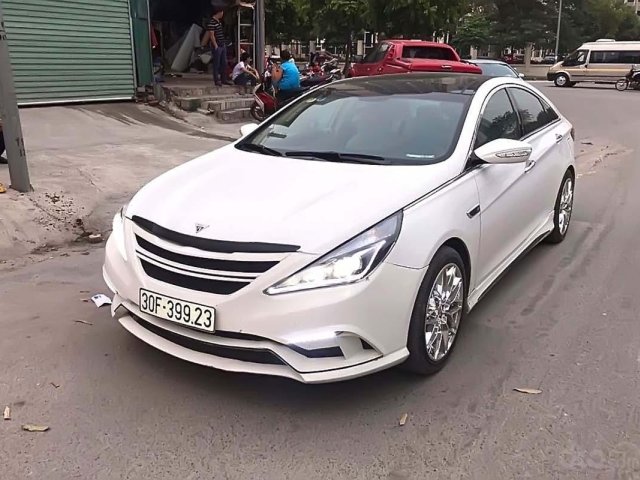 Cần bán lại xe Hyundai Sonata 2.0 AT sản xuất năm 2011, màu trắng, nhập khẩu0