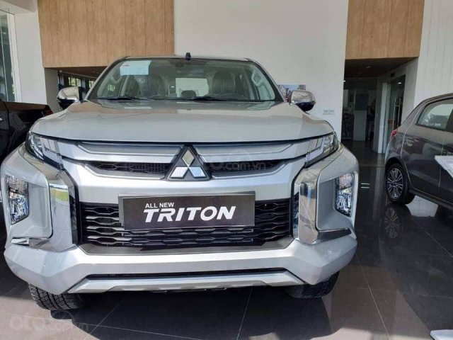 Mitsubishi Vinh cần bán xe Mitsubishi Triton 4x2 AT Premium màu bạc, sản xuất năm 2019, mới 100%, hỗ trợ trả góp 80%0