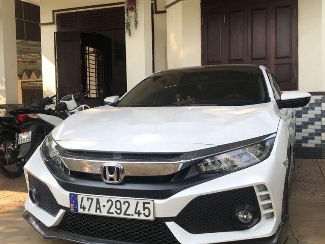 Bán Honda Civic G 2019, màu trắng, xe nhập chính chủ, 850tr0