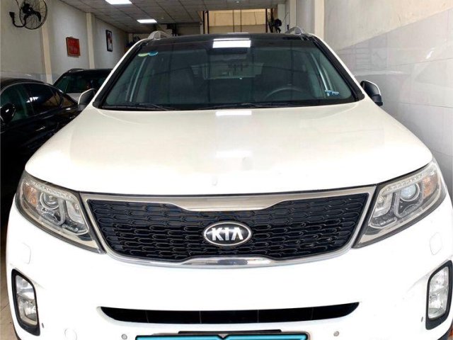 Cần bán gấp Kia Sorento sản xuất 2014, màu trắng, giá 570tr