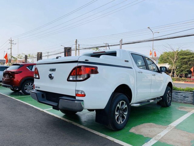 Bán ô tô Mazda BT 50 năm sản xuất 2019, màu trắng, xe nhập