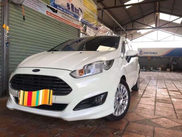 Bán ô tô Ford Fiesta 2017, màu trắng, giá chỉ 459 triệu