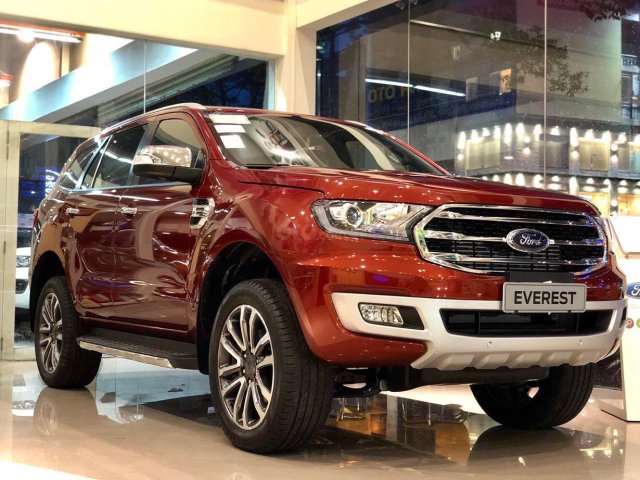 Ford Everest Titanium, nhập Thái, sản xuất 20200