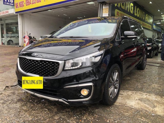 Cần bán Kia Sedona 2.2CRDi AT sản xuất 2017, màu đen số tự động