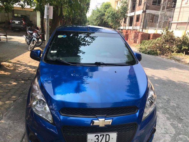 Cần bán Chevrolet Spark năm 2017, màu xanh lam như mới0