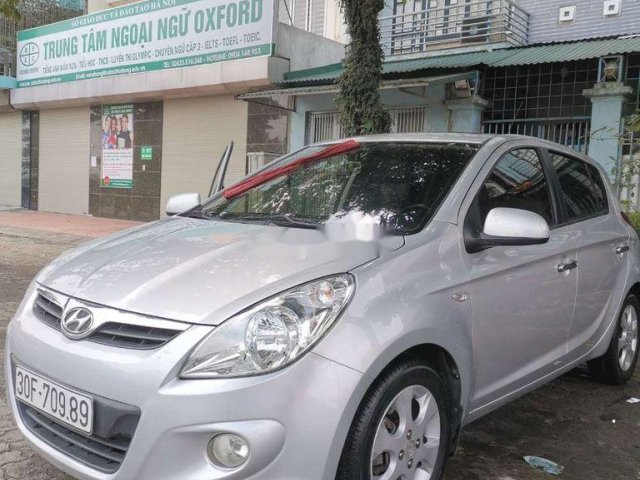 Cần bán gấp Hyundai i20 đời 2010, màu bạc, nhập khẩu nguyên chiếc chính chủ