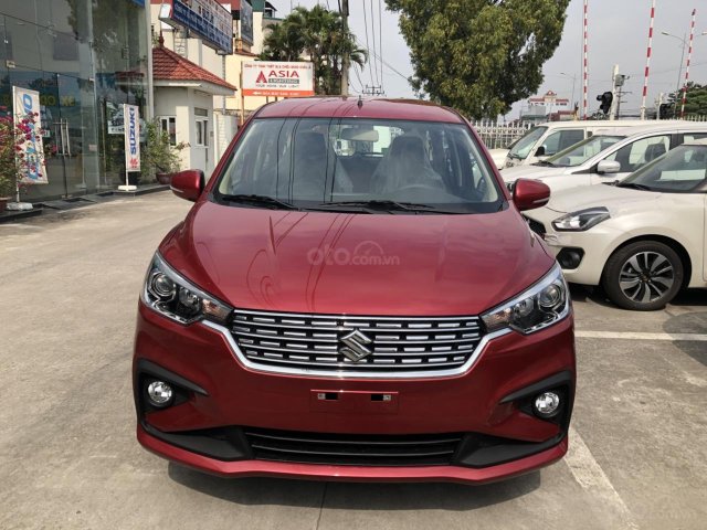 Bán giá ưu đãi - Giao xe nhanh tận nhà khi mua chiếc Suzuki Ertiga GLX AT, sản xuất 20200