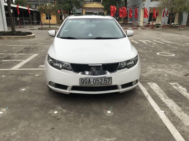 Bán xe Kia Cerato năm 2010, màu trắng, nhập khẩu nguyên chiếc0