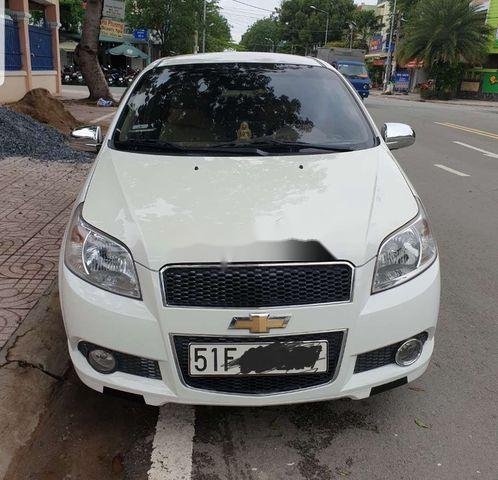 Cần bán xe Chevrolet Aveo năm sản xuất 2016, màu trắng0