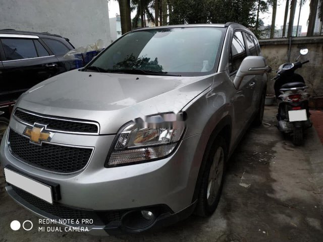 Cần bán lại xe Chevrolet Orlando đời 2017, màu bạc còn mới