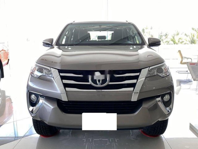 Cần bán Toyota Fortuner đời 2017, nhập khẩu0