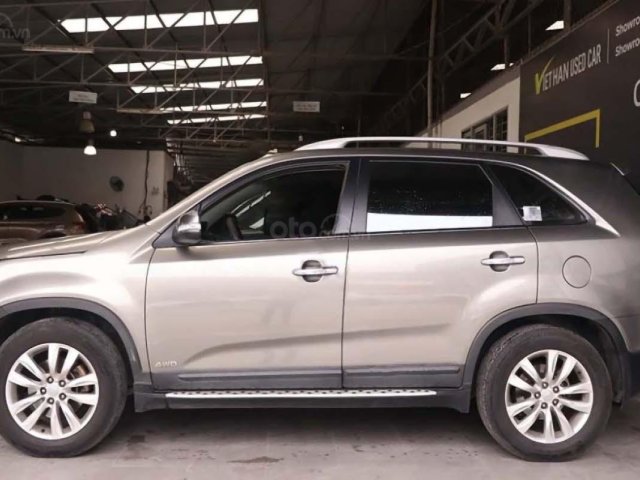 Cần bán Kia Sorento đời 2010, màu xám, nhập khẩu nguyên chiếc