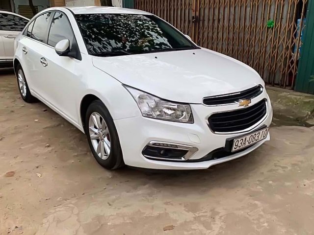 Cần bán xe Chevrolet Cruze đời 2016, màu trắng, nhập khẩu nguyên chiếc như mới, giá tốt