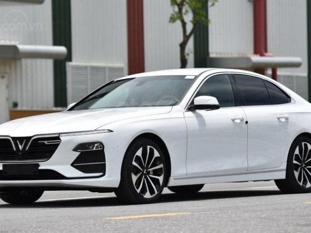 Bán xe Vinfast Lux A2.0 màu trắng0