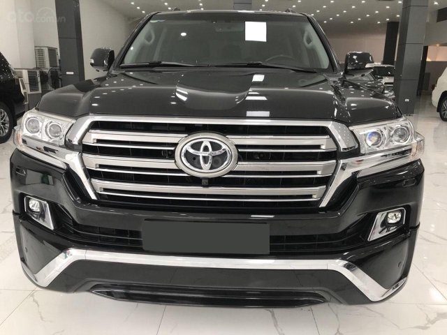 Toyota Land Cruiser VS sản xuất 2016, đăng ký tháng 01 năm 2017 - Xe công ty xuất hóa đơn cao, xe đi 51000 km