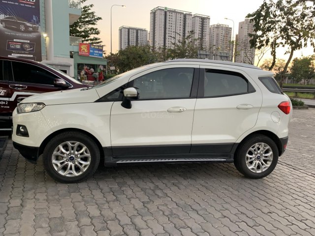 Cần bán xe Ford EcoSport Titanium cuối 2015, giá tốt0