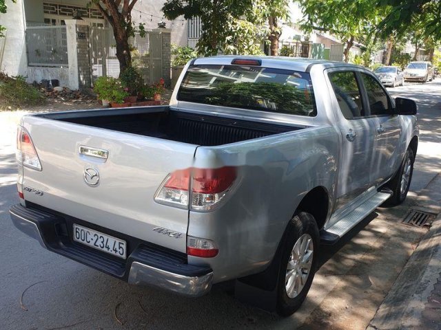 Bán Mazda BT 50 năm sản xuất 2015, màu bạc, nhập khẩu số tự động0