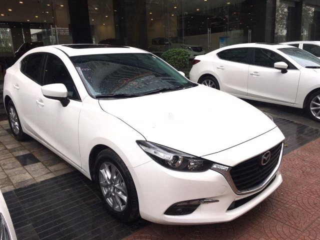 Bán Mazda 3 đời 2019, màu trắng, giá 629tr0