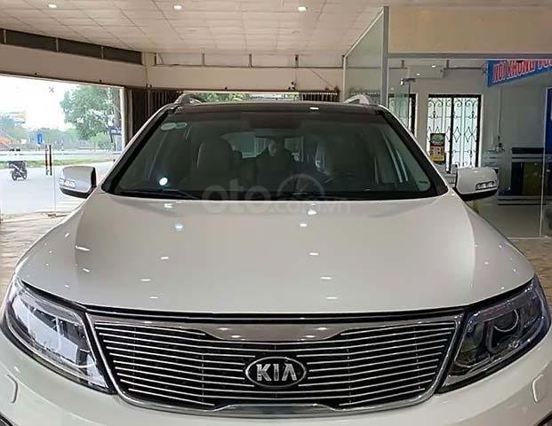 Cần bán gấp Kia Sorento đời 2017, màu trắng