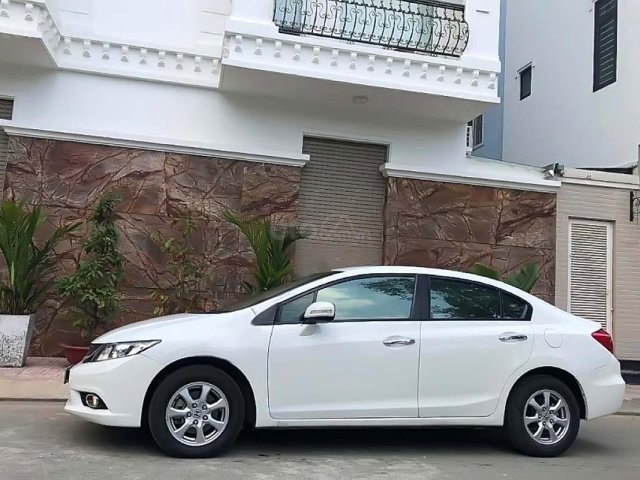 Bán xe Honda Civic MT đời 2015, màu trắng0