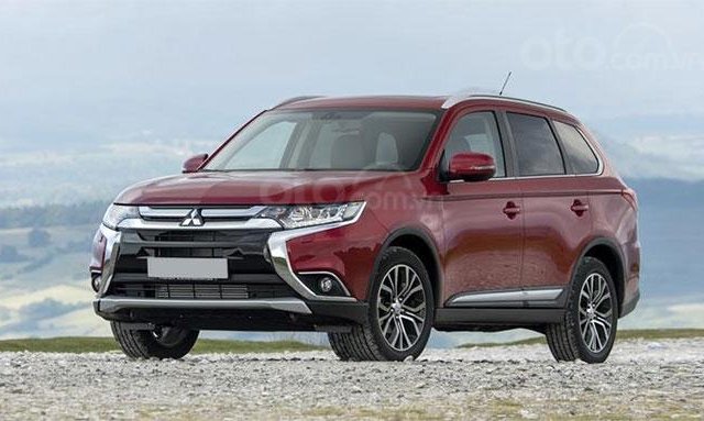 Ưu đãi tặng phụ kiện chính hãng khi mua chiếc Mitsubishi Outlander 2.0 CVT, sản xuất 20200