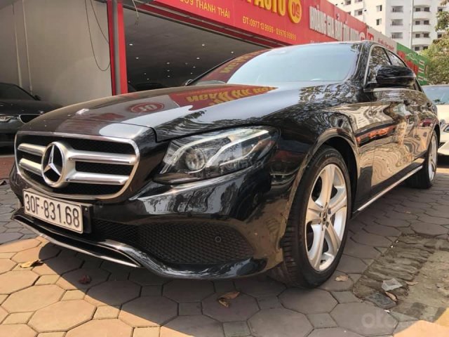 Cần bán Mercedes E250 sản xuất 2017 đăng ký 20180