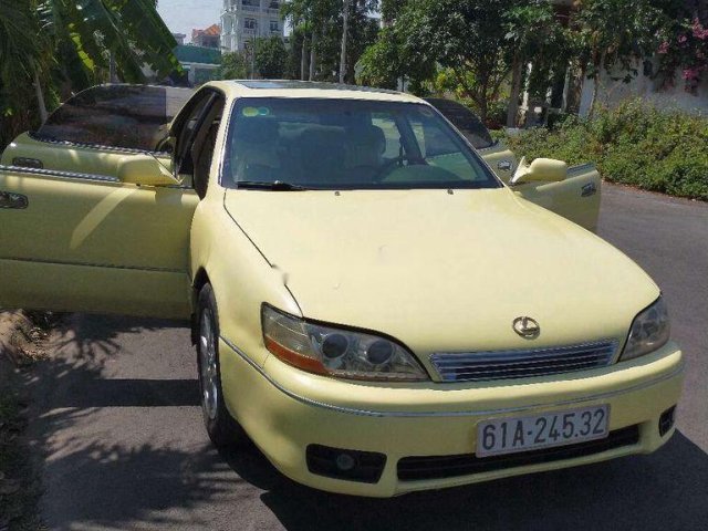 Cần bán xe Lexus ES sản xuất 1992, màu vàng, nhập khẩu, 210tr