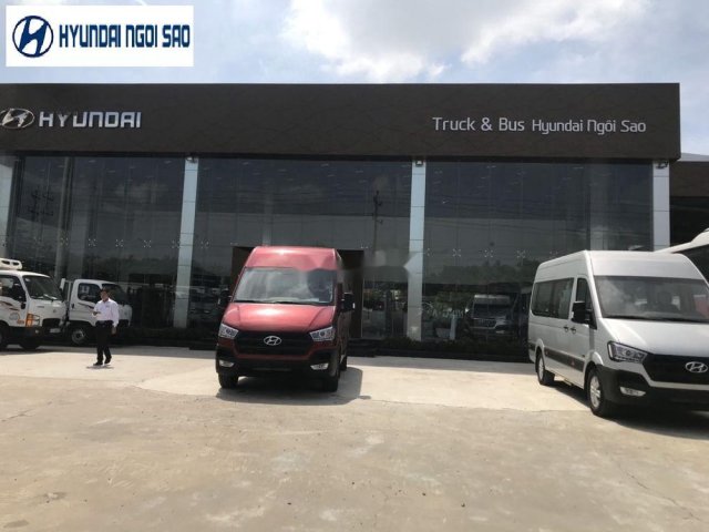 Bán xe Hyundai Solati đời 2019, màu đỏ, nhập khẩu0