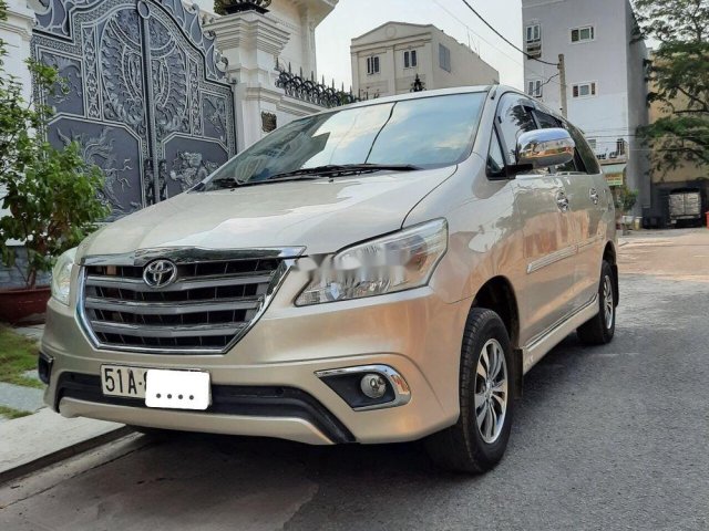 Bán Toyota Innova 2.0 E đời 2014 xe gia đình