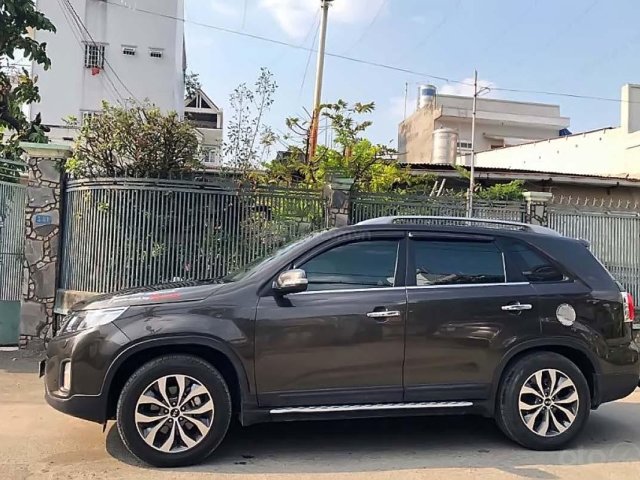 Xe Kia Sorento 2.2AT DATH sản xuất 2017, màu nâu xe gia đình