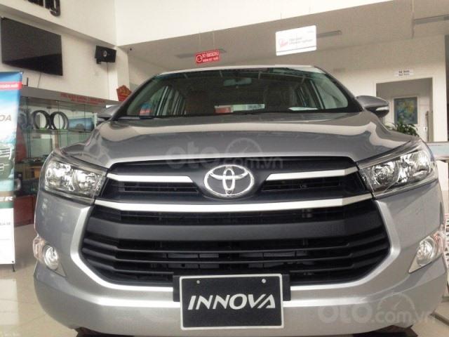 Ưu đãi giá thấp - Giao xe nhanh toàn quốc với chiếc Toyota Innova 2.0E, sản xuất 20190