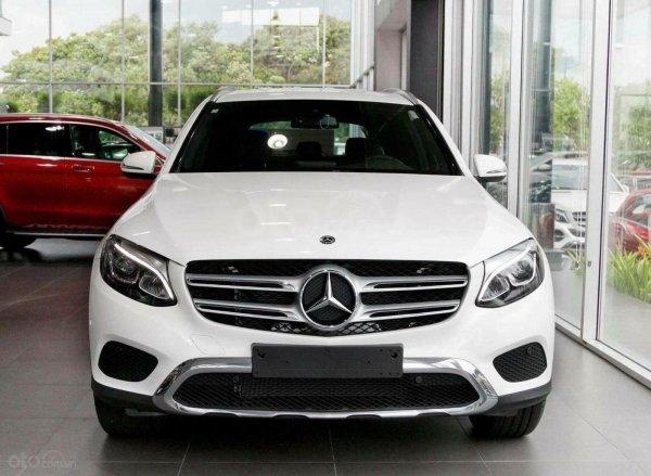 Bán Mercedes GLC200 sản xuất 2019, màu trắng, xe nhập0