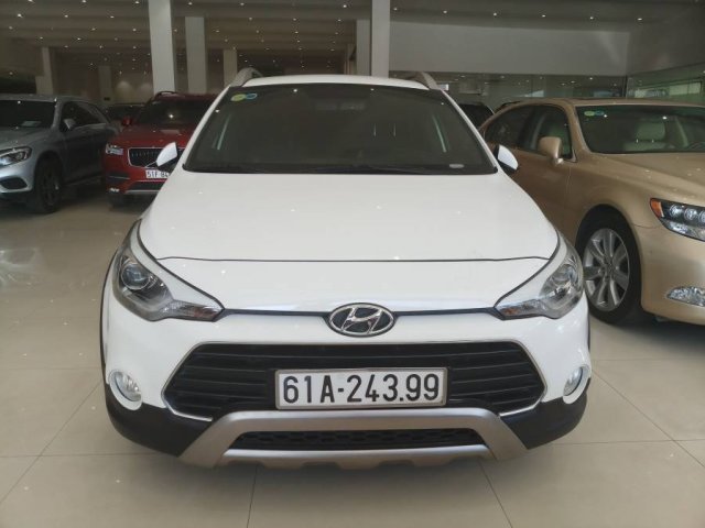 Cần bán lại xe Hyundai i20 Active 1.4AT năm sản xuất 2015, màu trắng, nhập khẩu nguyên chiếc số tự động