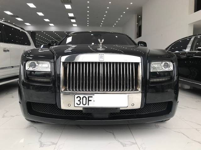 Cần bán lại xe Rolls-Royce Ghost sản xuất năm 2010, màu đen, xe nhập số tự động