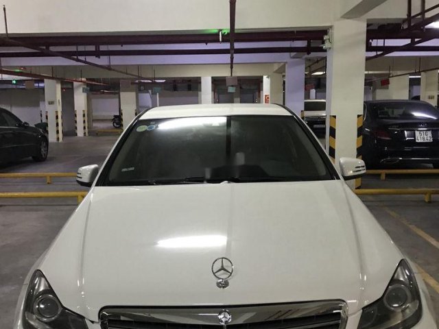 Cần bán xe Mercedes C class đời 2012, màu trắng, 638tr