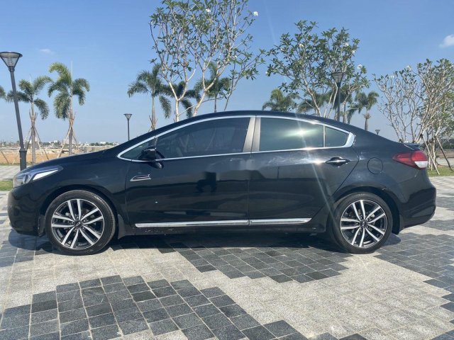 Bán xe Kia Cerato 1.6AT năm sản xuất 2017, màu đen, 535 triệu