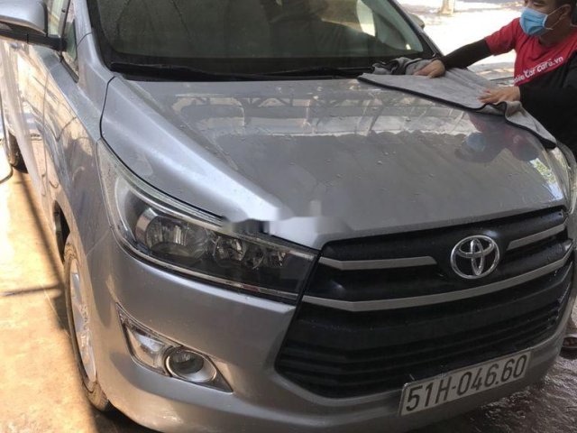 Bán xe Toyota Innova E sản xuất 2017, giá tốt0