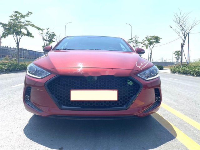 Bán Hyundai Elantra 1.6AT 2018, màu đỏ, giá 585tr0