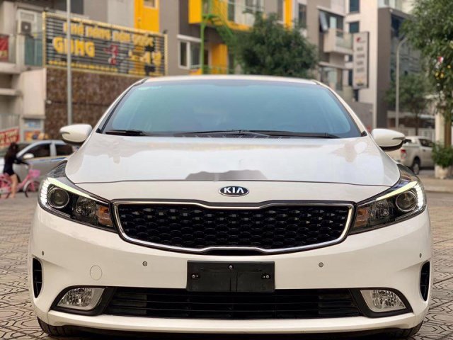 Bán xe Kia Cerato sản xuất năm 2018, màu trắng