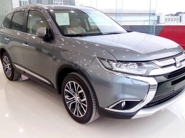 Bán xe Mitsubishi Outlander 2.0 CVT Premium đời 2020, màu bạc giá cạnh tranh