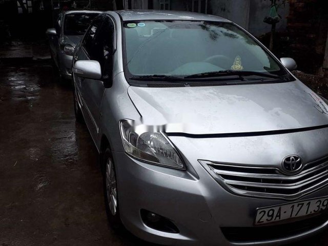 Cần bán Toyota Vios 1.5 E 2011, màu bạc chính chủ, giá chỉ 250 triệu0