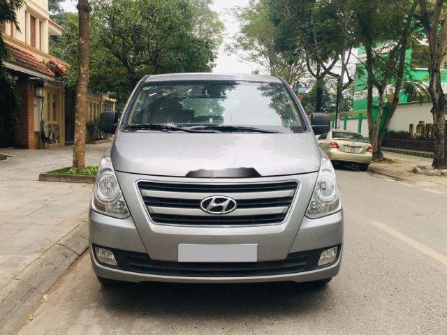 Cần bán gấp Hyundai Starex MT năm 2016, xe nhập, 815 triệu0