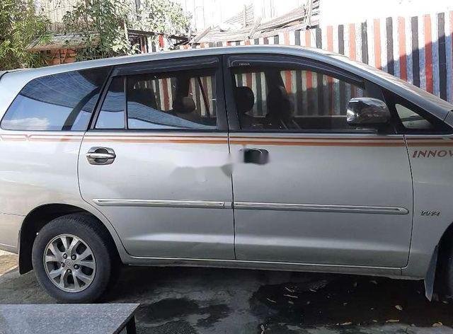 Cần bán lại xe Toyota Innova G sản xuất 2007, màu bạc, nhập khẩu xe gia đình, 280 triệu