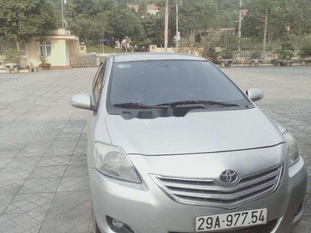 Cần bán gấp Toyota Vios đời 2009, màu bạc0