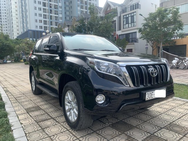 Toyota Land Cruiser Prado TXL 2015 form mới0